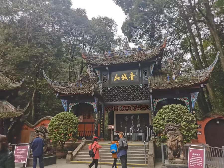 1-Day Mount Qingcheng and Dujiangyan Irrigation System Tour - The drive from Chengdu: how that 9:00am start shapes your day