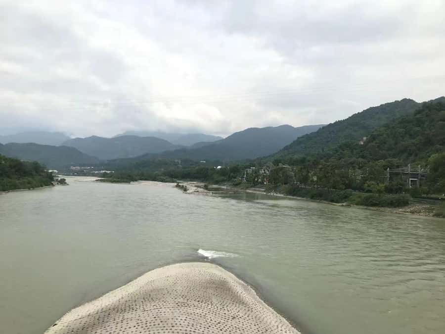 1-Day Mount Qingcheng and Dujiangyan Irrigation System Tour - Should you book this Qingcheng and Dujiangyan day trip?