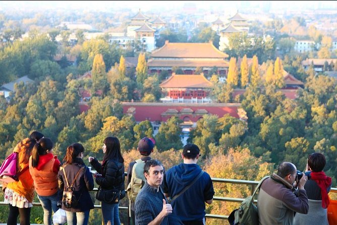 2-Hour Beijing Private Jingshan Coal Hill Park and Beihai Park Walking Tour - Stop 1 at Jingshan Park: Coal Hill, the locust tree, and the big Beijing view