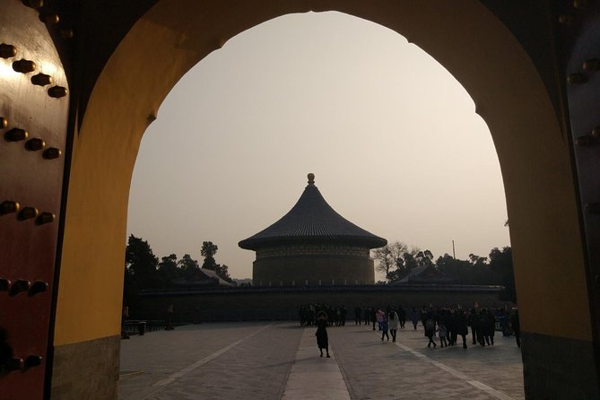 3-Day Beijing Hightlight Tour with Optional Peking Duck & Show - Day 1: Tiananmen Square, Forbidden City power views, Jingshan, and Hutong life