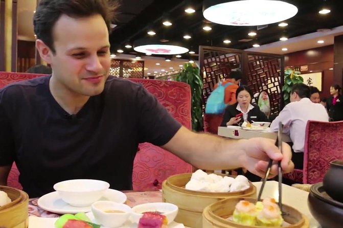 3-Hour Private Night Tour: Beijing Foodie Experience - Sichuan kabobs and drinks stop: a second round of skewers