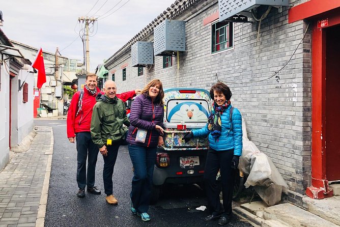 4-Hour Private Beijing Walking Tour of Lama Temple and Hutong - Bell and Drum Towers: the sound of Beijing between shows and streets