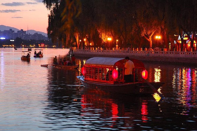 4-Hour Private Illuminated Beijing Tour with Authentic Chinese Dinner on Hutong Street - Tiananmen Square After Dark and the CBD Glow