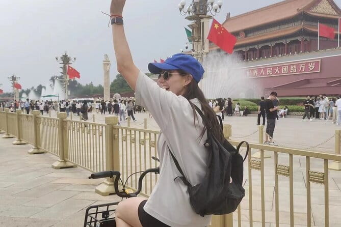 All-Inclusive Mutianyu Great Wall Hiking and Helicopter Overlook Tour - Cable car or chairlift plus toboggan, and how to choose