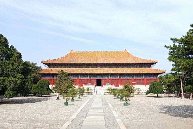 All Inclusive Private Tour: Juyongguan Greatwall, Sacred Road, MingTombs - Languages and guides: what it means when information is included