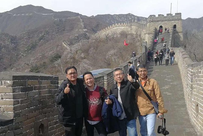 All Inclusive Private Tour to Mutianyu Great Wall and Ming Tombs - The lunch you actually want, plus the small comforts between stops