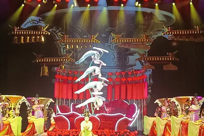 Beijing Acrobatic Show in Red Theater with Guide and Transfer - Comfort details: private group size and the pacing of the evening