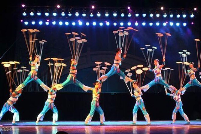 Beijing Acrobatics Show At Red Theater - Red Theatre Beijing: A straightforward evening plan in Dongcheng