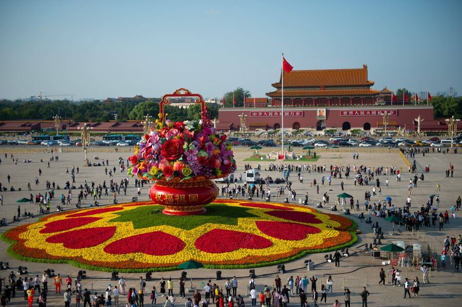 Beijing: All-Inclusive 3-Day Private Tour of Must-See Sights - Day 2: Great Wall Choice, Cable Cars, and a Hutong-Lake Finish