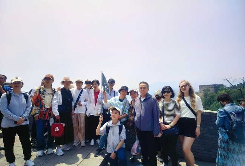 Beijing: Badaling Great Wall Private Tour w Language Option - Guide quality and language options, including names you might recognize