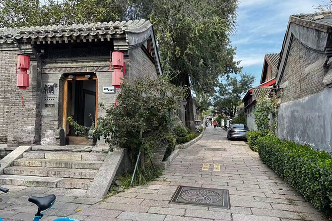 Beijing City Walk: Explore Hutongs Life and Old Beijing - Clothing and comfort tips for hutong lanes, especially in winter