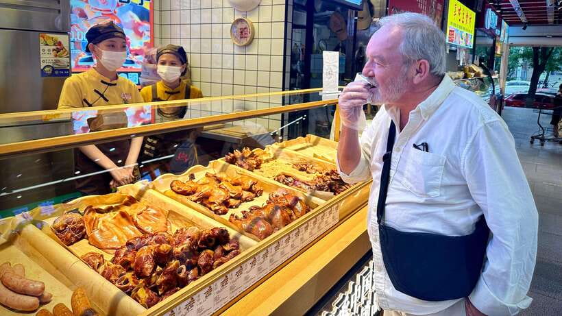 Beijing: Dumpling-Making Class with wet Market visit - Lunch or dinner with your hosts, plus tea to slow the day down