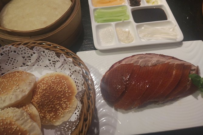 Beijing Evening Tour: Chaoyang Acrobatic Show with Peking Duck Dinner - Why This Beijing Evening Combo Works