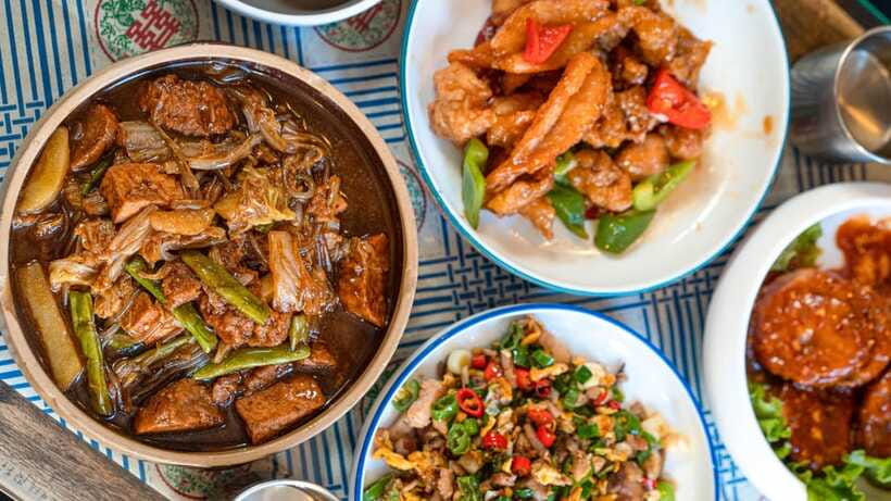 Beijing: Hidden Gems Guided Food Tour with Beer and Tastings - Walking 2.5 km of Hutong Lanes Like a Local, Not a Photo Tour