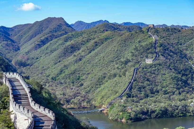 Beijing: Huanghuacheng Lakeside Great Wall Bus/Private Tour - Bus vs Private: Pick the Comfort Level That Matches Your Day