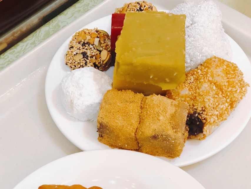 Beijing: Hutong Culinary Walking Tour with 15+ Tastings - Hutong Stories And Eating Etiquette You Can Use That Night