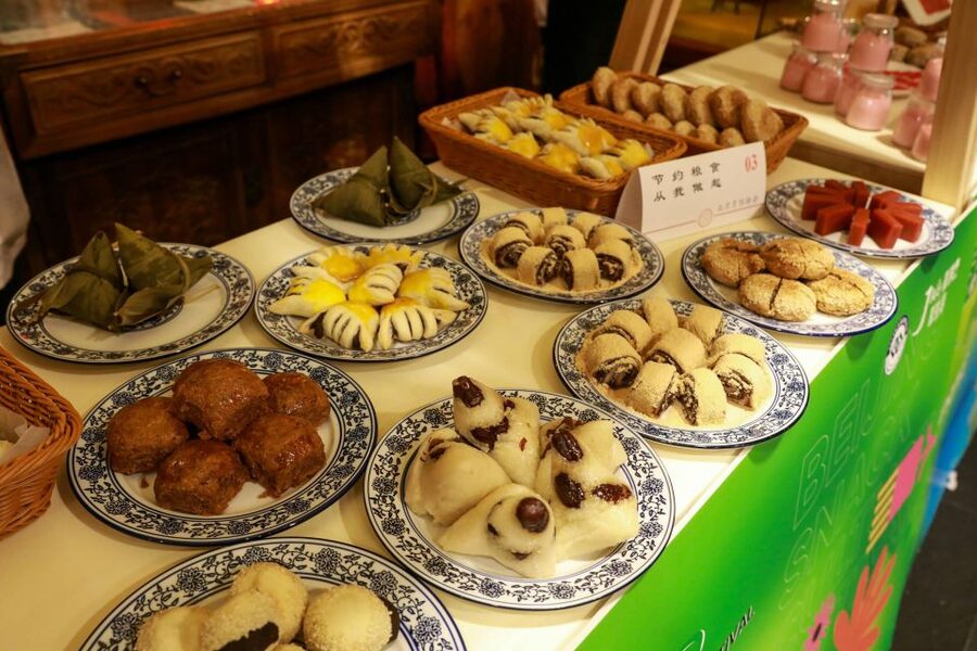 Beijing: Hutong Culinary Walking Tour with 15+ Tastings - Tailoring To You: Preferences, Vegetarian Needs, And Comfort