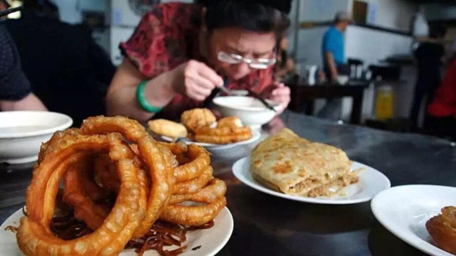 Beijing: Hutong Private Culinary Walking Tour - Optional upgrade: Peking duck or hot pot dinner with locals