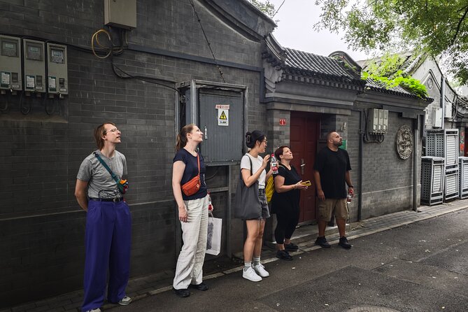 Beijing Hutong Walking Tour History, Architecture and Local Life - Stop 3: Zhengyang Shuju and the Yuan Dynasty Wansong Brick Pagoda