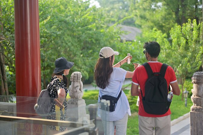 Beijing Hutong Walking Tour History, Architecture and Local Life - Stop 2: Guangji Temple and Those Ancient Finger Paintings