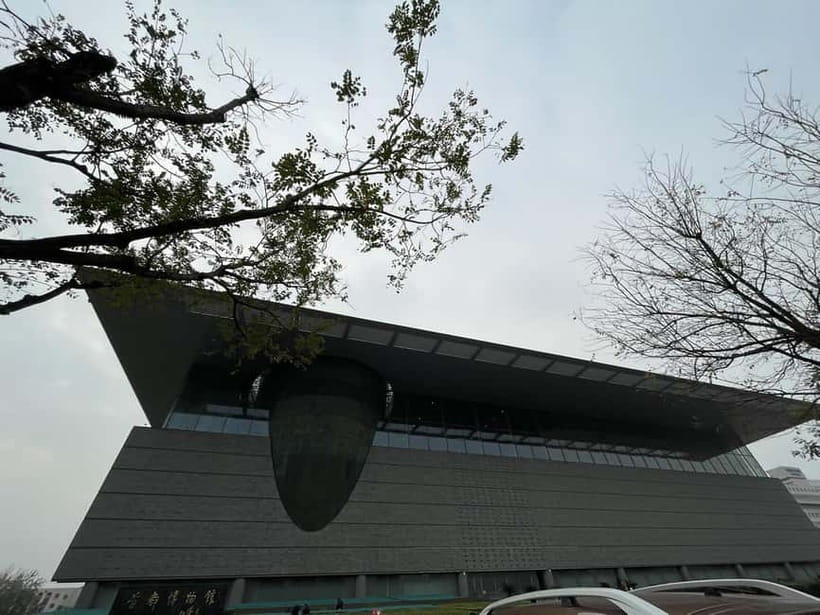 Beijing: Hutongs & Food & Culture Walking Tour - Nanluoguxiang and Shichahai, two sides of old Beijing life