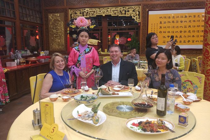 Beijing Imperial Dining Experience at Bai Jia Da Yuan Restaurant with Houhai Lake Bar Tour - Stop 1: the royal palace dinner where service and setting do half the work