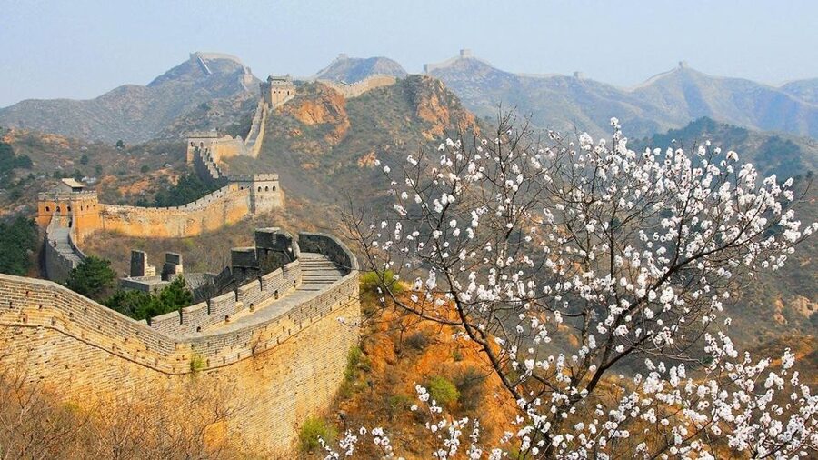 Beijing: Jinshanling and Simatai Wall&Gubei Watertown Tour - Who should book this Beijing Jinshanling and Simatai day-night tour?