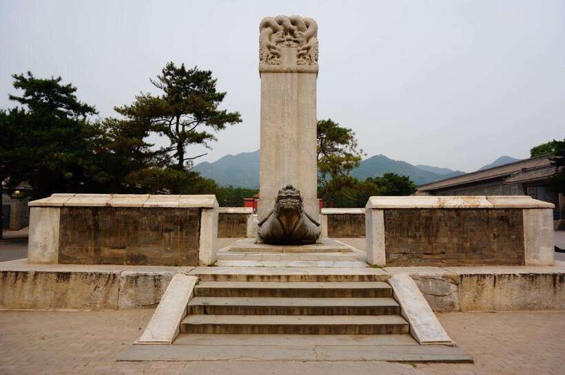 Beijing: Juyongguan Great Wall, Sacred Way & Ming Tombs Trip - Private transport from Beijing, and why waiting matters