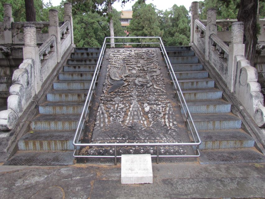 Beijing: Longqing Gorge, Ming Tombs & Lunch Private Day Tour - Private Transfers and Door-to-Door Comfort