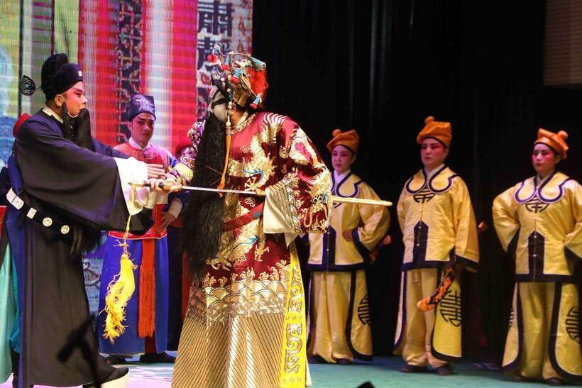 Beijing: Must-See Peking Opera at Liyuan Theatre Ticket - Optional Dinner: Roast Duck or Vegetarian Before the Performance