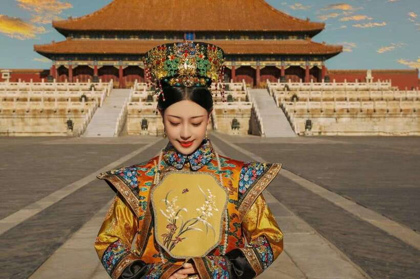 Beijing: Must-Try Chinese Ancient Costume Rental& Photoshoot - Meeting at Jinyu Hutong Exit C: Getting There Without Stress