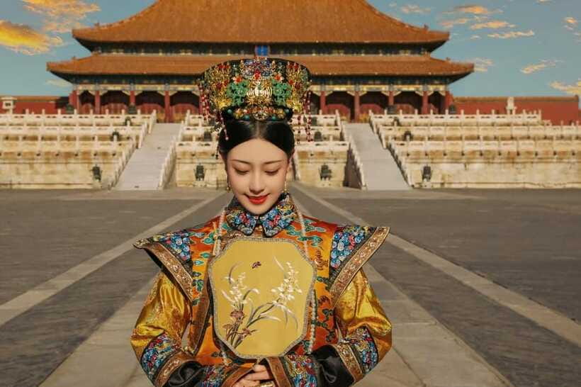 Beijing: Must-Try Chinese Ancient Costume Rental& Photoshoot - The Photoshoot Location: Red Walls and the Forbidden City Moat