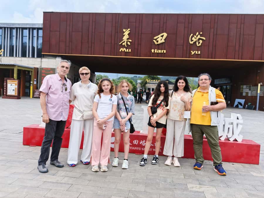 Beijing: Mutianyu Great Wall & Summer Palace Day Tour - The one drawback to plan around: a long, walking-heavy schedule