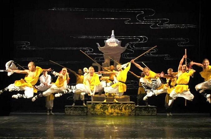 Beijing Night Tour Kungfu Show - Service quality: when the meeting point actually helps