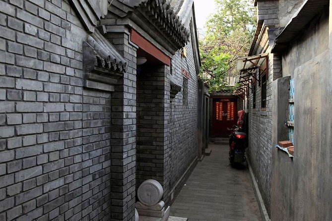Beijing Old Hutongs Tour by Rickshaw - Silk Factory Stop, Prince Gong Questions, and How to Avoid Disappointment
