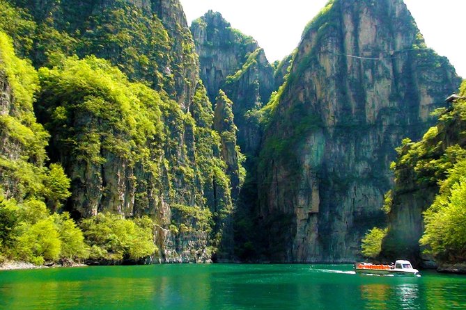 Beijing Private Tour to Badaling Great Wall and Longqing Gorge with Boat Ride - Price and value: is $236 per person a smart move?