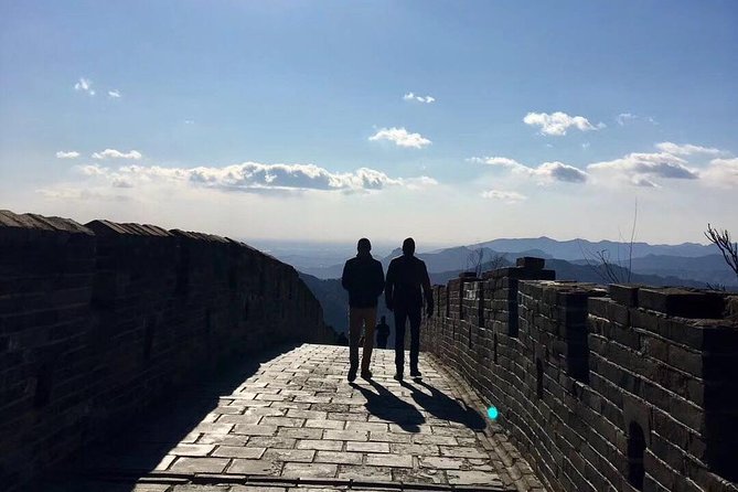 Beijing Private Transfer to Badaling Great Wall and Summer Palace - Parking-lot waiting (the transfer-only approach) and why it can still work