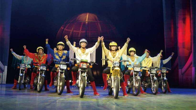 Beijing: Red Theatre Acrobatics Show Ticket-Local Must-See - What you should do during the hour to get the most out of it