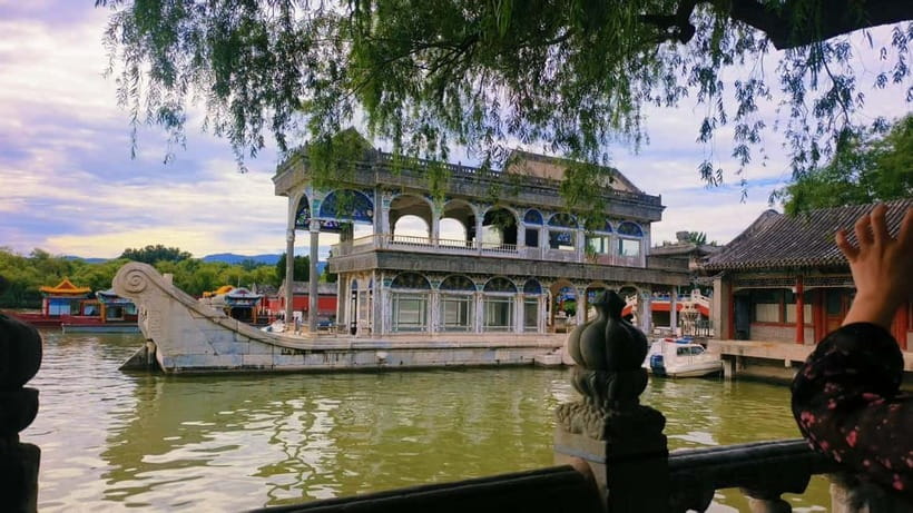 Beijing: Summer Palace Highlight Walking Tour - Travel in Picture Pavilion and the Sea of Wisdom: the view is only half the story