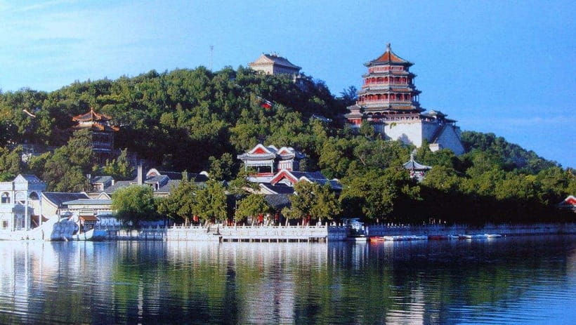 Beijing: Summer Palace Private Tour with Optional Activities - The lake boat ride in summer, and why the timing matters