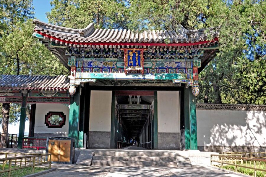 Beijing: Summer Palace, Sacred Road&Ming Tombs Private Tour - Summer Palace: Long Corridor to Kunming Lake views