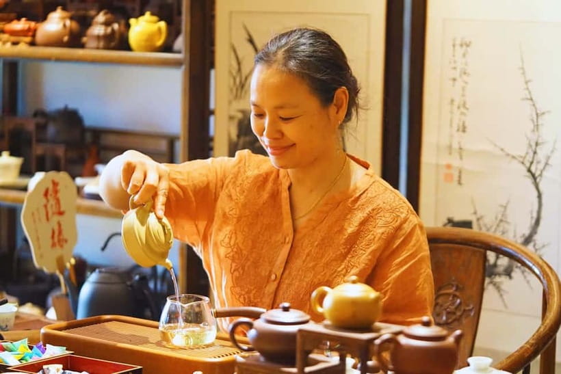 Beijing:Summer Palace & Tea or Calligraphy Experience Tour - Starting at 颐和园内东宫门: Get your bearings fast