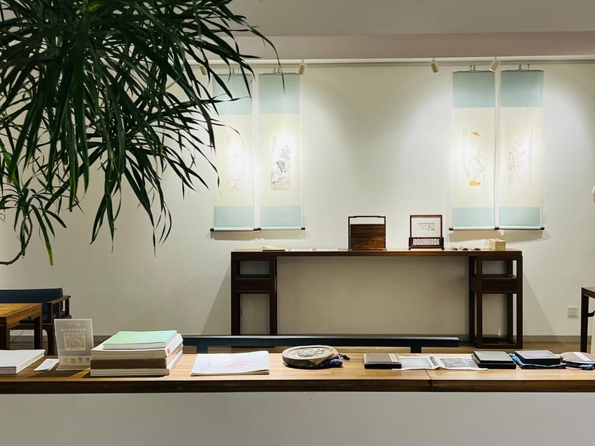 Beijing:Summer Palace & Tea or Calligraphy Experience Tour - Chinese calligraphy workshop: brush, ink, paper, inkstone