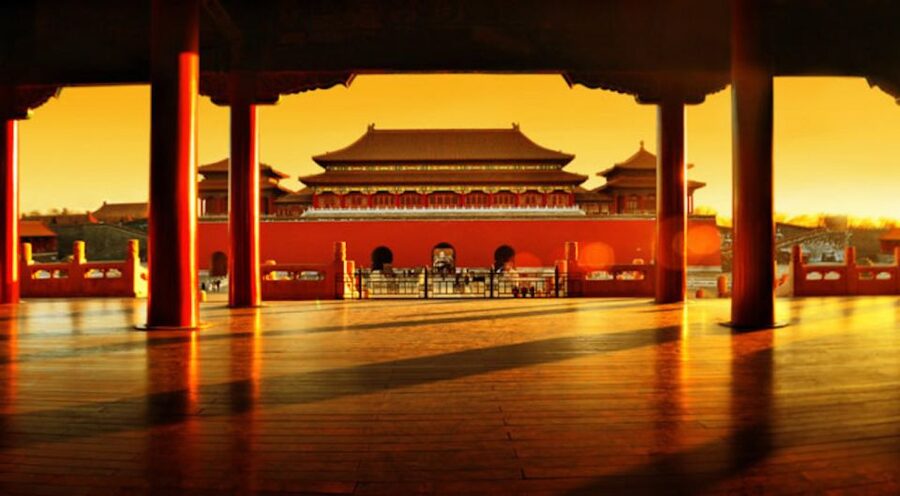 Beijing: Tianmen Square, Forbidden City & Royal Museum Tours - Guides in English and Spanish: why the stories matter