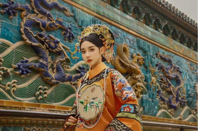 Beijing: Traditional Chinese Costume Makeover & Photo Shoot - Getting to Jinyuhutong Station, and what to expect in the first 30 minutes