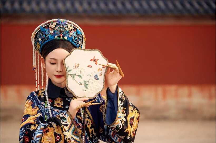 Beijing: Traditional Chinese Costume Makeover & Photo Shoot - Scenic locations: getting the “iconic” look without doing all the work