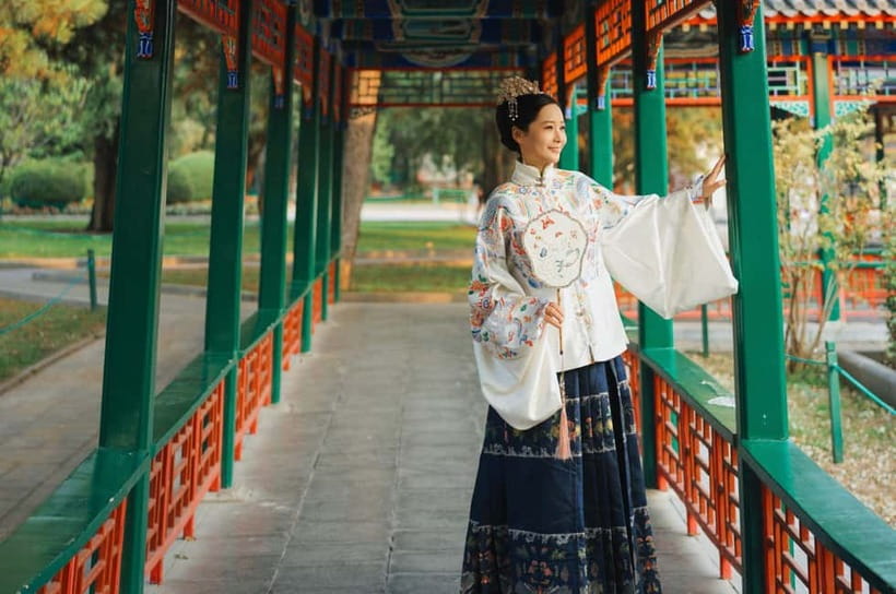 Beijing Traditional Hanfu Experience & Photoshoot for Groups - The guided walk stops: photos plus a bit of Beijing context