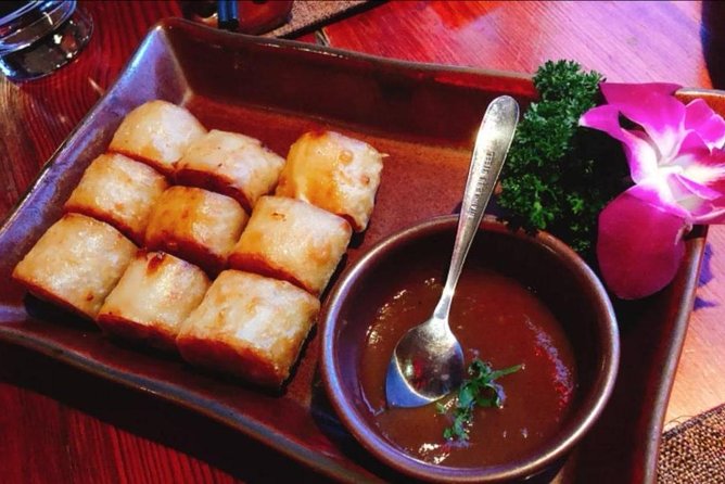 Beijing Traditional Hot Pot Dinner and VIP seated Acrobatic show - Why this VIP acrobat show and hot pot dinner combo makes sense