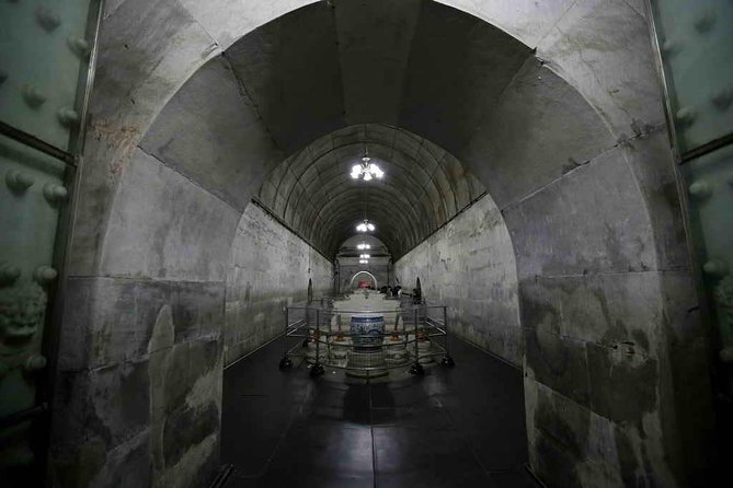 Boutique Tour: Juyongguan, Sacred Way and Dingling of Ming Tombs - Juyongguan: the Great Wall section that feels more local