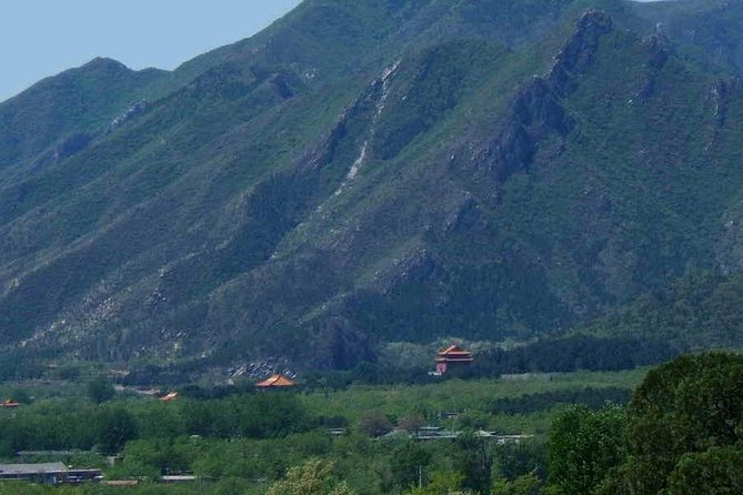 Boutique Tour: Juyongguan, Sacred Way and Dingling of Ming Tombs - Free pickup and an all-in schedule that respects your time